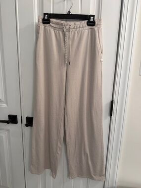 Vuori Women’s Halo Essential Wideleg Pant Ecru Heather Size Medium